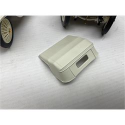 Four Franklin Mint 1:24 scale model cars, to include 1940 Duesenberg, 1912 Packard Victoria, 1935 Duesenberg and 1911 Rolls Royce, together with other diecast vehicles including Matchbox Models of Yesteryear, Lledo etc