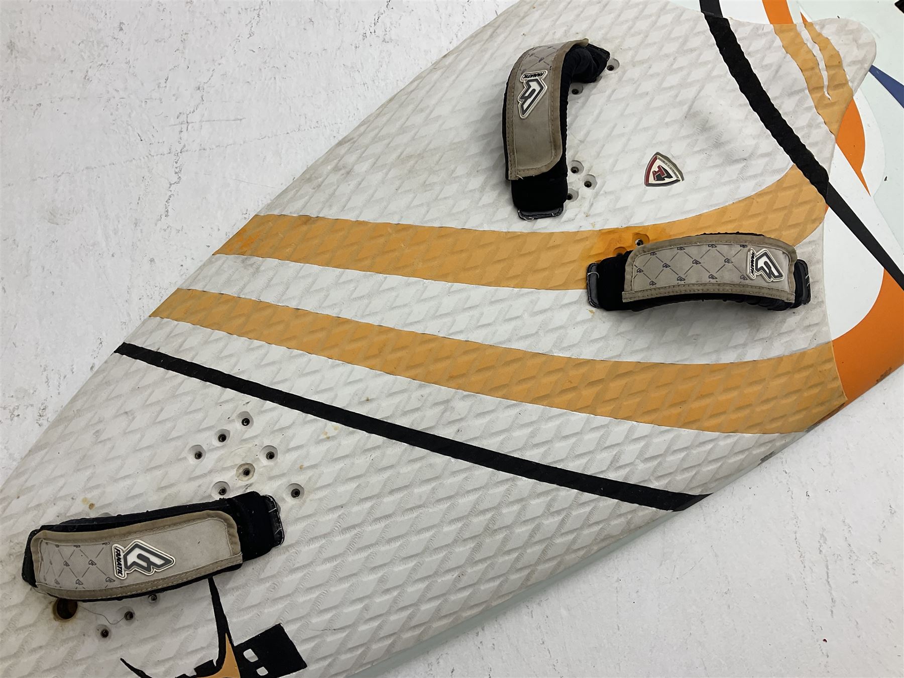 Windsurfing: Fanatic Skate 100 Freestyle windsurfing board, with Fanatic footstraps, L240cm