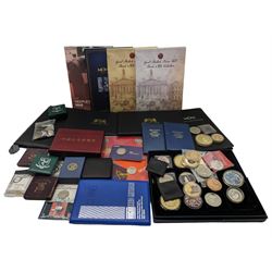 Mostly commemorative coinage including two King George VI 1951 Festival of Britian commemorative crowns, in maroon cases, London 2012 Olympic and Paralympic games Judo fifty pence and first class stamp set on card, etc.