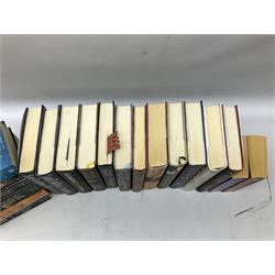 Grafton, Sue: U is for Undertow, P is for Peril and Y is for yesterday, Gregory, Philippa; the last tudor, The White Queen, Lady of the Rivers, The Red Queen, The other Boleyn Girl etc and other similar (20)