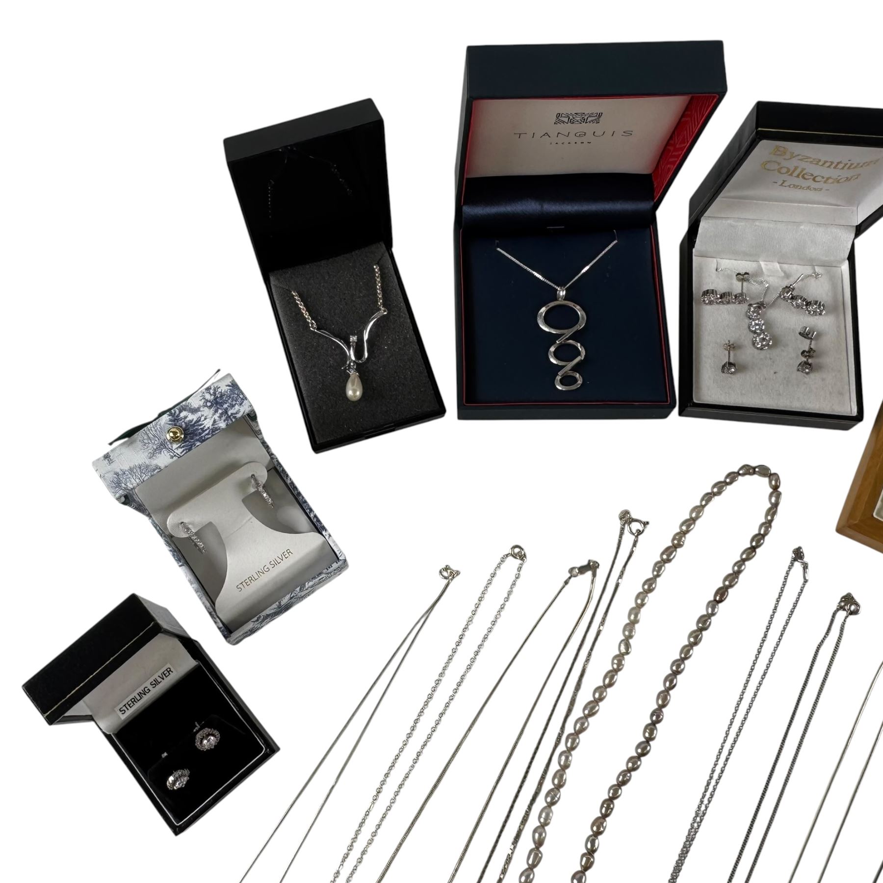 Stone set silver jewellery, including earrings, brooches, rings, necklaces and a some costume jewellery