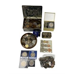 Great British and World coins, including pre-decimal coinage, Queen Elizabeth II 1953 nine coin set in blister pack, three 1986 two pound coins, two 2001 five pound coins, various commemorative crowns, pre-Euro coinage etc