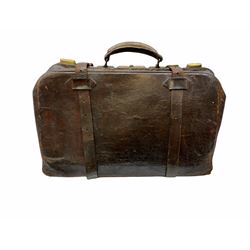 Vintage brown leather Gladstone bag, with brass fittings, not including carry handle H35cm L52cm D23cm