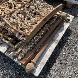 Cast iron staircase balustrade  - THIS LOT IS TO BE COLLECTED BY APPOINTMENT FROM DUGGLEBY STORAGE, GREAT HILL, EASTFIELD, SCARBOROUGH, YO11 3TX