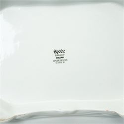 Spode Italian pattern tea and dinner wares, including tureen with black back stamp, all others with blue backstamp, including plates with pierced borders, large bowl, jug, covered sucrier, and others