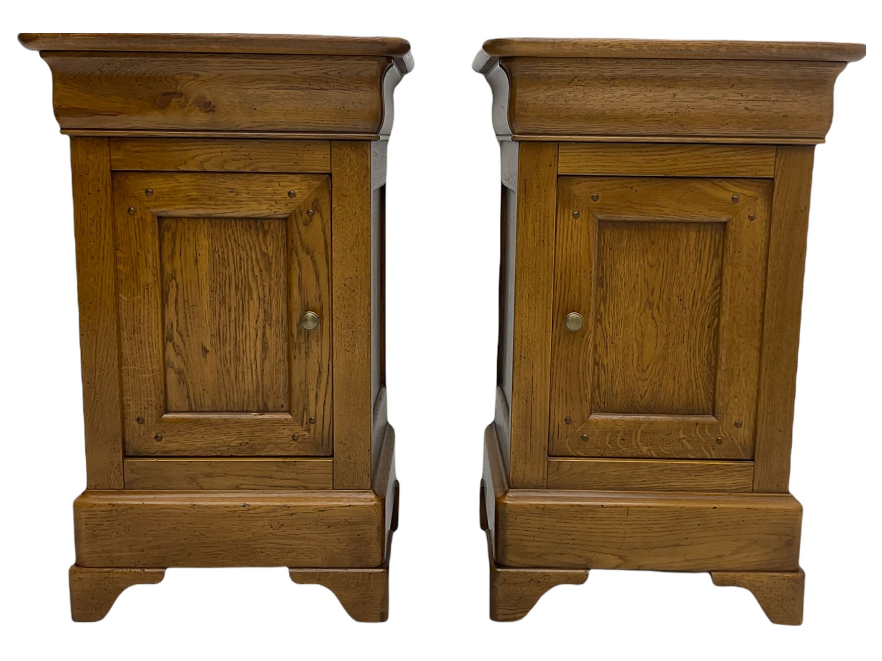 Barre Dugue - Pair of French oak bedside cabinets, single drawer and cupboard