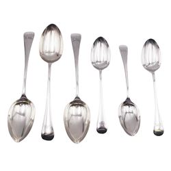 Set of three Edwardian Old English pattern silver table spoons, and three matching dessert spoons, hallmarked James Dixon & Sons, Sheffield 1903, approximate weight 13.63 ozt (423.8 grams)