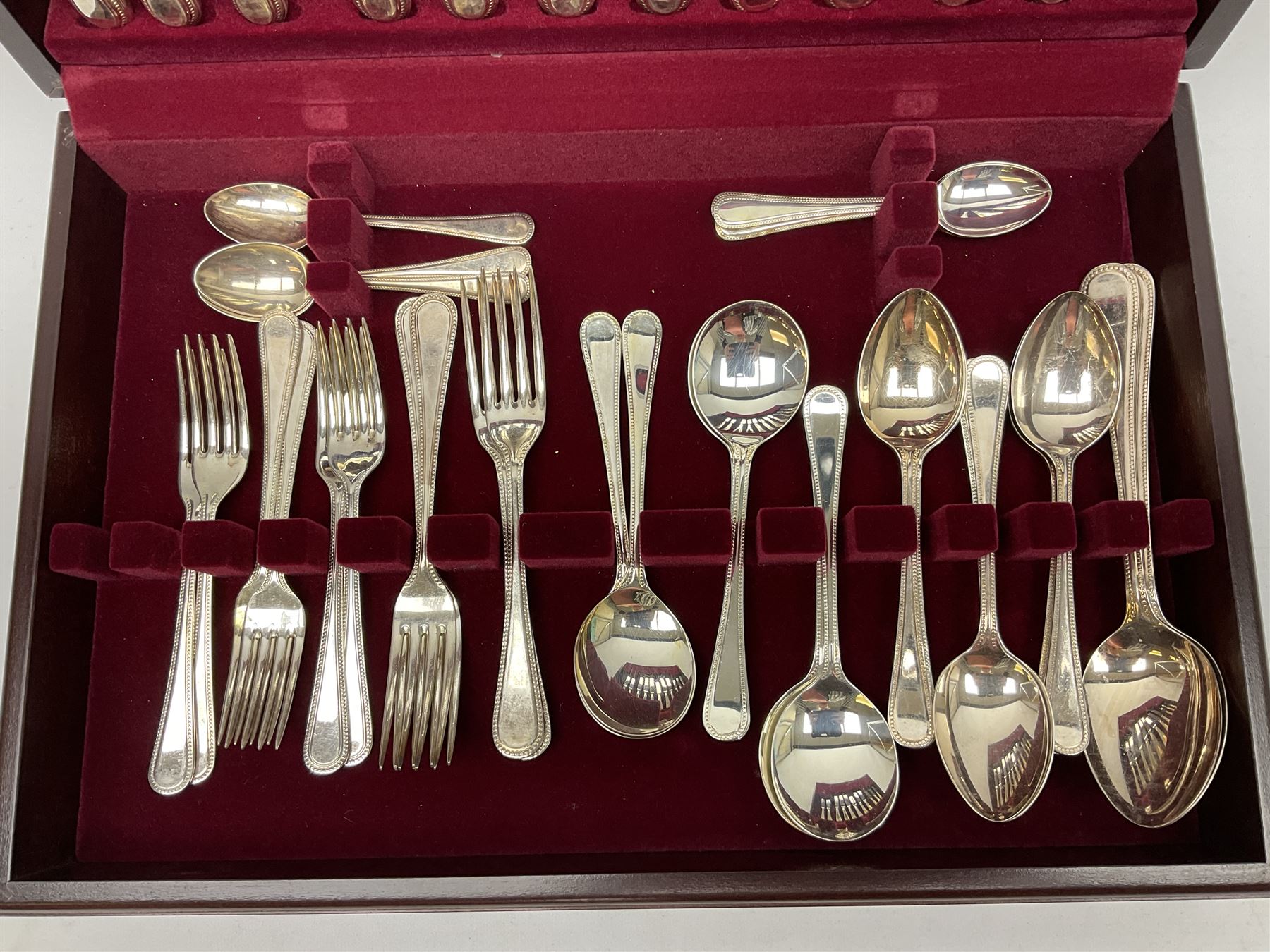 Canteen of Sheffield silver plate cutlery in wood case