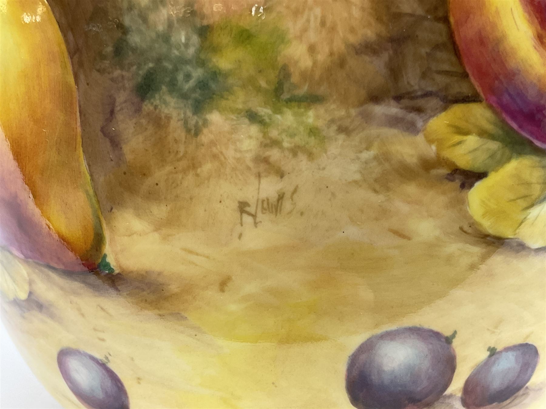 Mid/late 20th century Royal Worcester ginger jar and cover decorated by R Lewis, hand painted with a still life of fruit upon a mossy ground, signed R Lewis, with black printed mark beneath and painted shape number 2826, H17.5cm