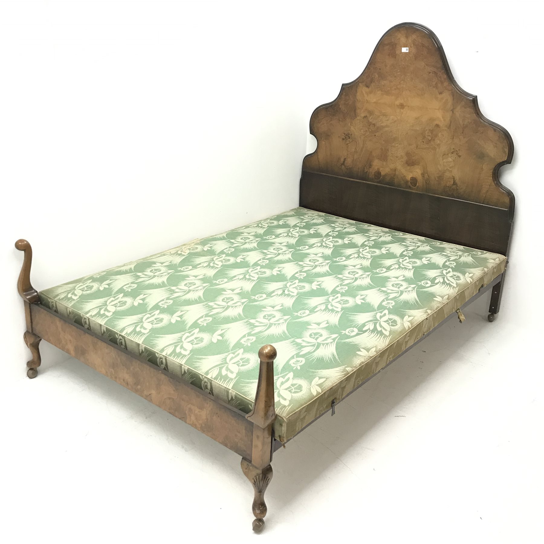 Queen Anne style walnut bedroom suite consisting of double arched top wardrobe, two doors, plinth base on shell carved cabriole feet (W123cm, H200cm, D55cm) a matching knee hole dressing table, raised mirror back, five drawers, shell carved cabriole legs (W114cm, H165cm, D60cm) a double 4'6