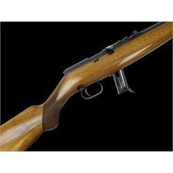 Italian Beretta .22 LR bolt-action or semi-automatic sporting rifle with 52cm barrel, 10-shot magazine and side safety No.10150 L98.5cm overall SECTION 1 FIRE-ARMS CERTIFICATE REQUIRED