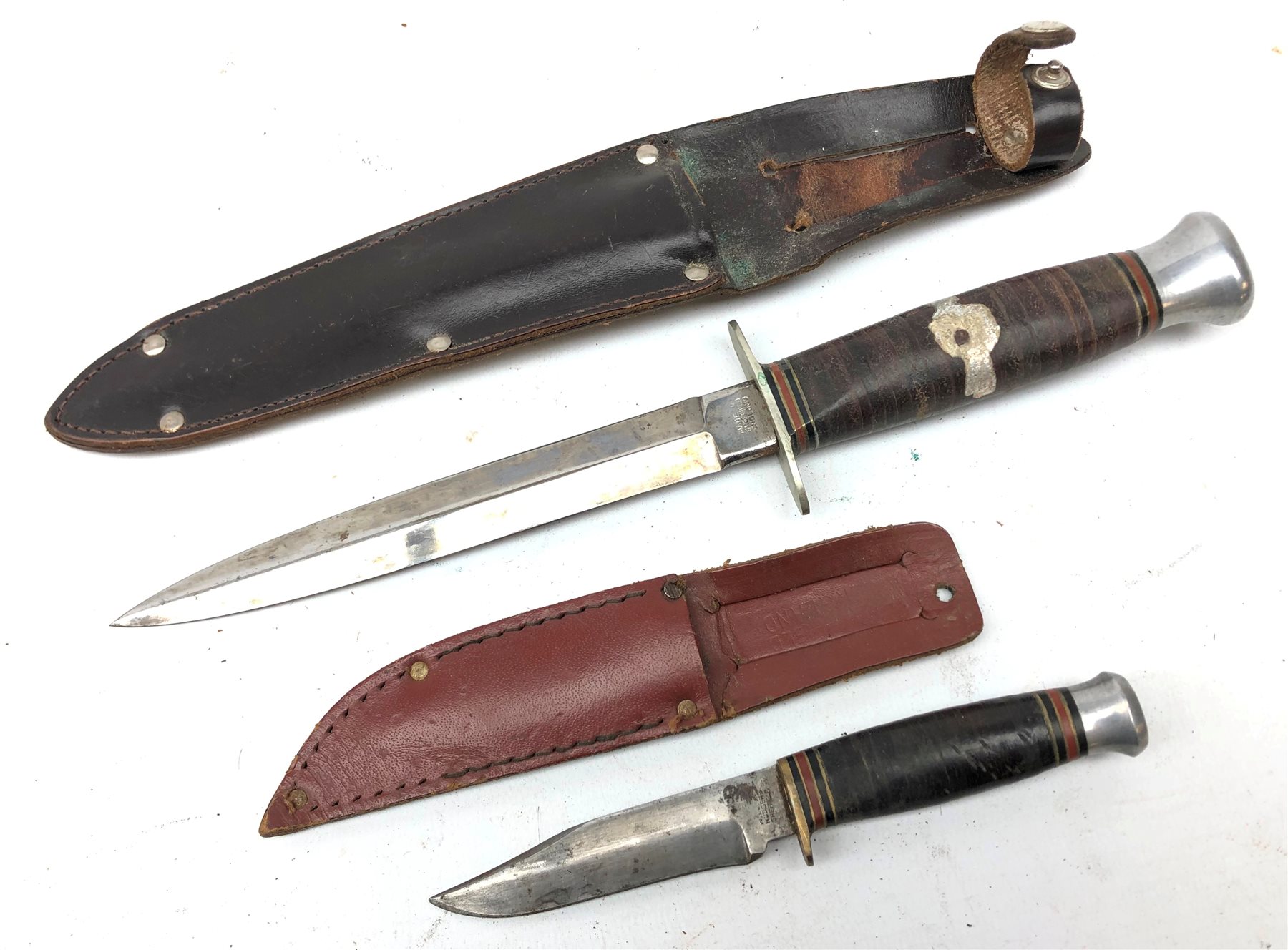 WW2 Fighting knife, 15cm twin edge tapering steel blade stamped William