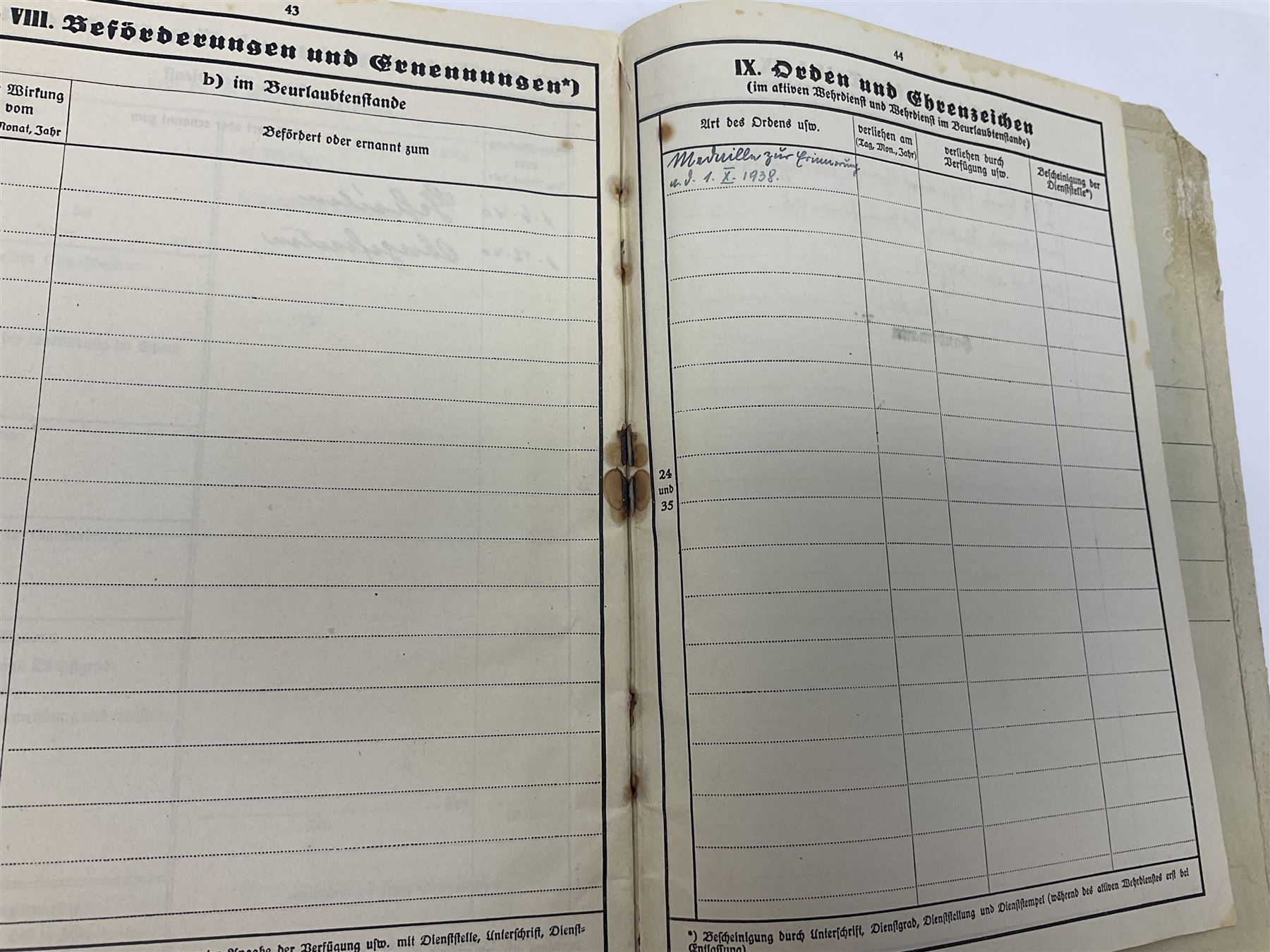 WW2 German Luftwaffe Service Record Folder and Book