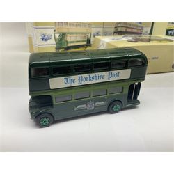 Corgi - twenty eight modern die-cast model coaches, buses and wagons to include Corgi Classics 35305, 96991, 97002, two 97108, 97208, 97267, 97335, 97871 and 98162; limited edition sets D949/26, 97107 and 97185; The Yorkshire Rider Series 91700, 91853, 91858 and 91862; all but one in original boxes or perspex display cases, most with certificates (27)