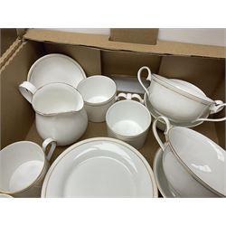 Crownford Queen's China Elegance pattern part tea and dinner service, to include Dinner plates, eight soup bowls, four tea cups etc 