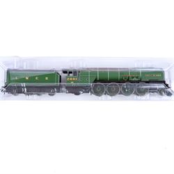 Hornby 00 Gauge no.R3207 LNER Class P2 2-8-2 'Cock O' The North' locomotive and tender no. 2001, boxed
