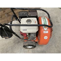 Billy Goat Quiet Blow Blower with Honda 8.0 GX240 engine 
