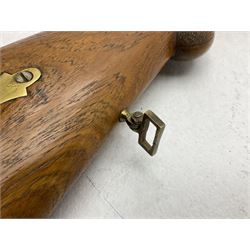 20th century Indian percussion musket, the 81cm octagonal barrel with under rib and ramrod, brass fittings including front and rear swivels, oak half stock with cheek piece and chequered pistol grip stamped 1589 L124.5cm overall
