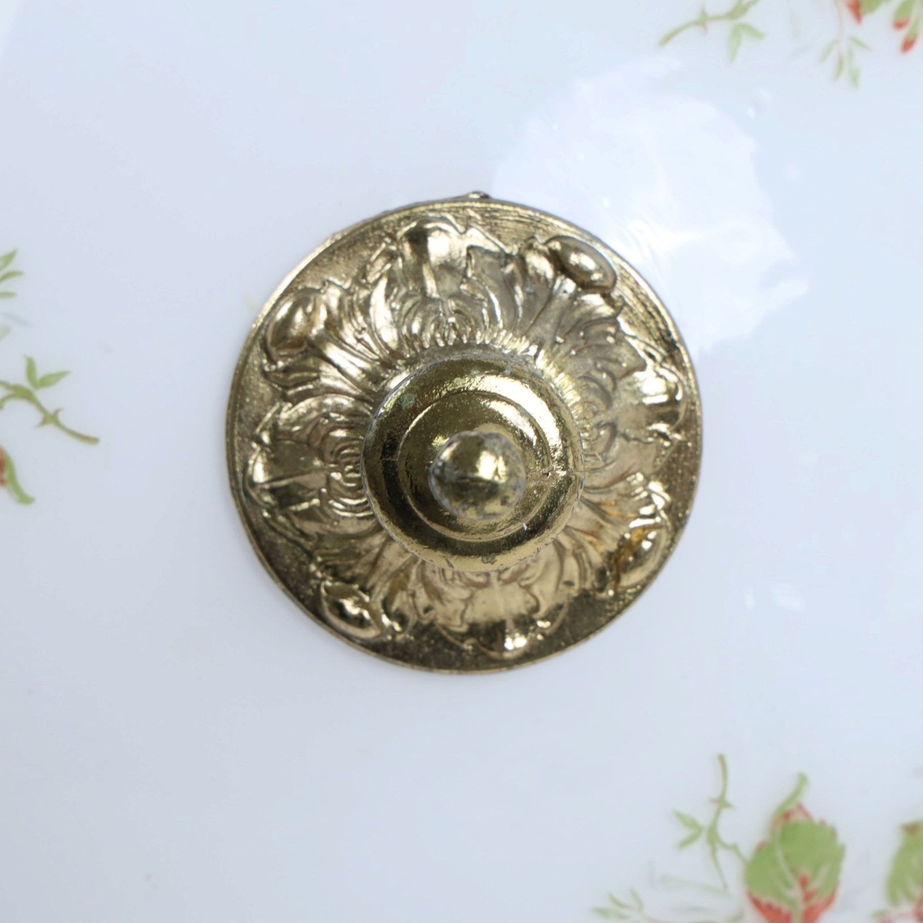 Glass ceiling light, decorated with flowers, together with serving plate  