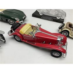 Three Franklin Mint die-cast models comprising 1935 Mercedes 500k Special Roadster, 1938 Jaguar SS-100 and 1907 Rolls Royce The Silver Ghost, together with Hof Bauer glass Lamborghini Countach
model and Bburago Jaguar 1961 'E' type