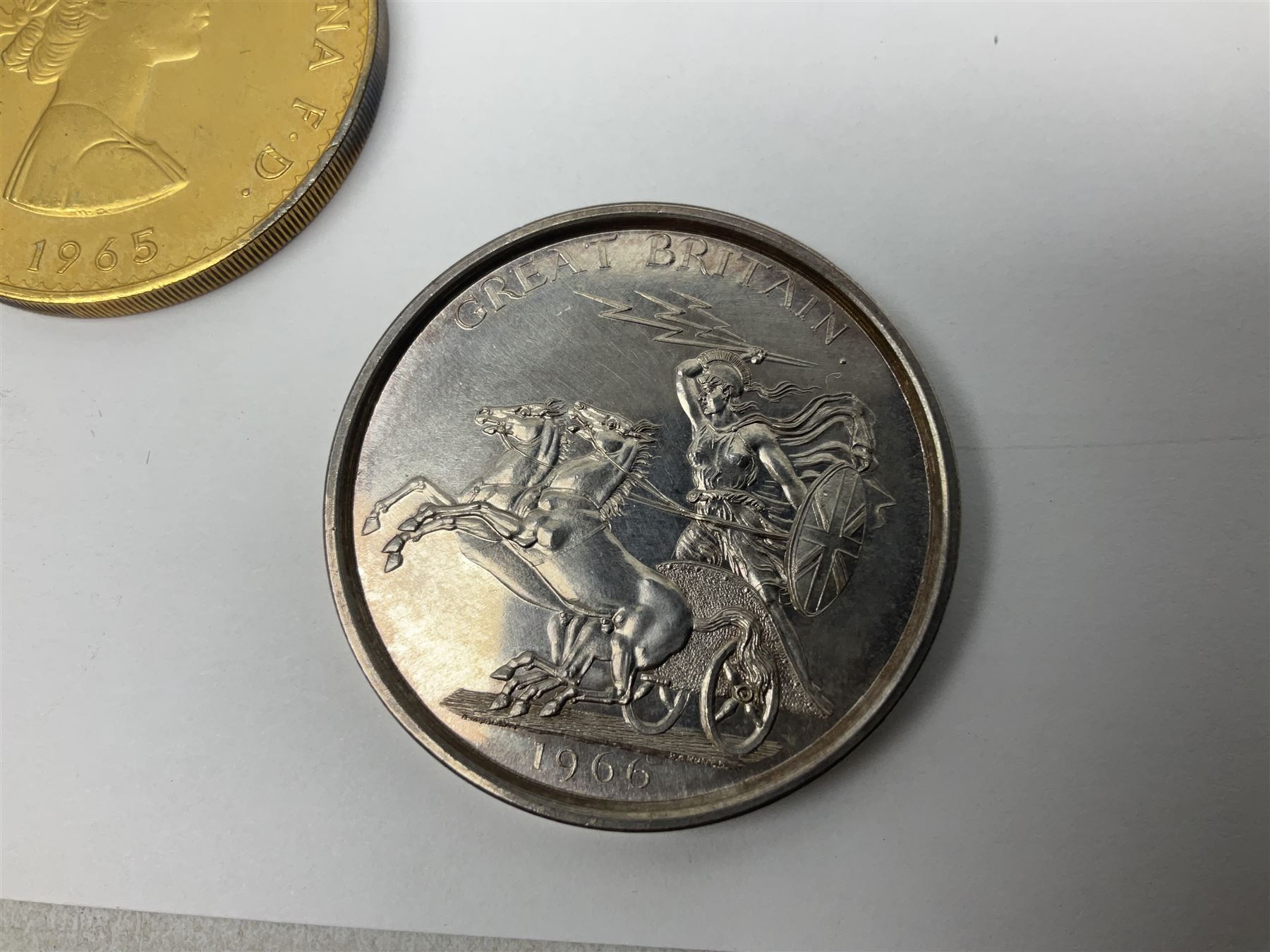 United States of America 1922 peace dollar, 1971 dollar coin, various commemorative crowns, commemorative medallions etc