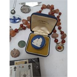 9ct gold clip, silver jewellery including Wedgwood Jasperware pendant necklace, brooch, fringe necklace etc, together with a Wedgwood Jasperware brooch, Tissot and an Elco gentlemans wristwatch, and a collection of costume jewellery