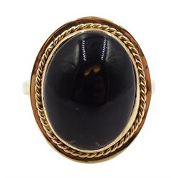 9ct gold cabochon Whitby jet ring, hallmarked