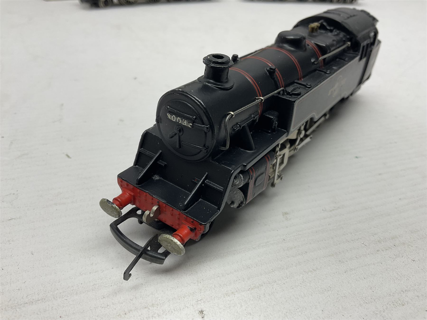 Wrenn '00' gauge - three 4MT Standard 2-6-4 tank locomotives - No.2679 LMS Lined Maroon; boxed with instructions; No.8230 in GWR Green; and No.80033 in BR Lined Black; both in associated Wrenn boxes (3)