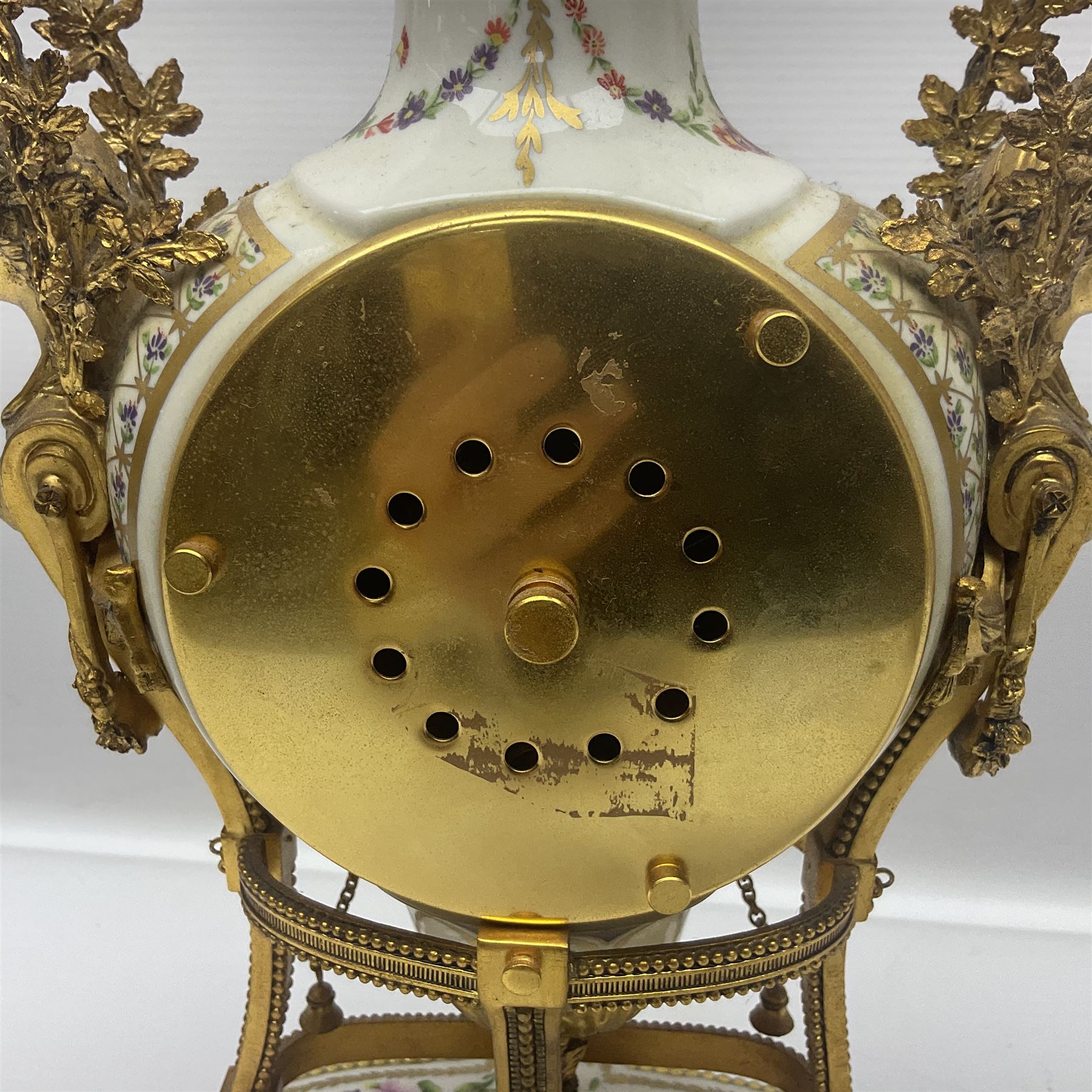 Franklin Mint; Marie Antoinette flowers of Versailles clock, H42cm