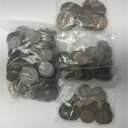 Great British and World coin and banknotes, including approximately 85 grams of pre 1947 silver coins, Queen Elizabeth II 2002 five pound coin, United States of America 1897 five cents, King George V East Africa 1922 one shilling, King George VI South Africa 1952 two and a half shillings etc, Reserve Bank of New Zealand ten dollars banknote 'NVD 405261', United States of America one dollar notes etc