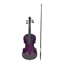 Intermusic 3/4 violin with a violet colo