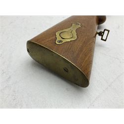 20th century Indian percussion musket, the 81cm octagonal barrel with under rib and ramrod, brass fittings including front and rear swivels, oak half stock with cheek piece and chequered pistol grip stamped 1589 L124.5cm overall