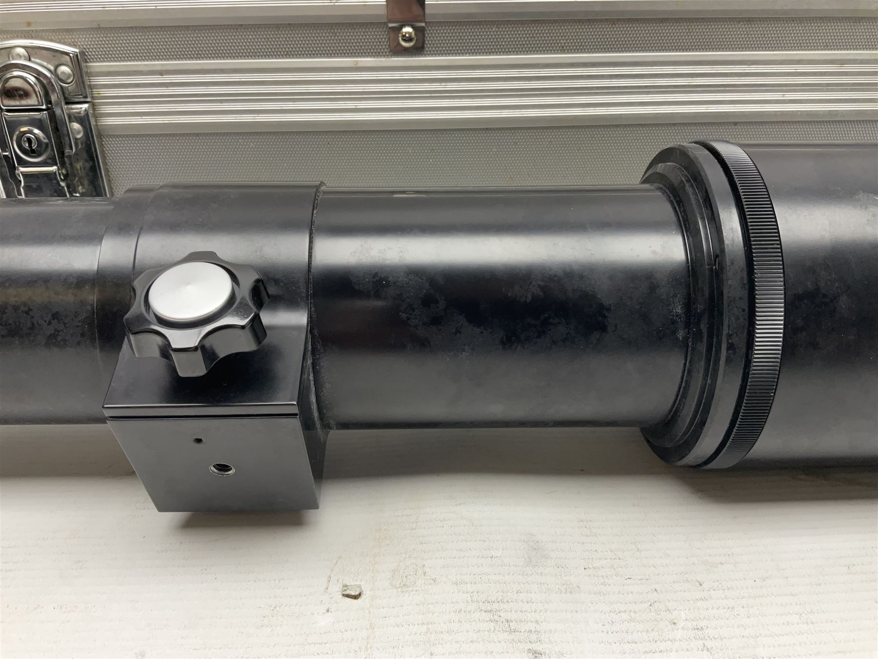 Olympus 'OM-System Zuiko MC Auto-T 1:11 f=1000mm' lens serial number 103010, in carry case