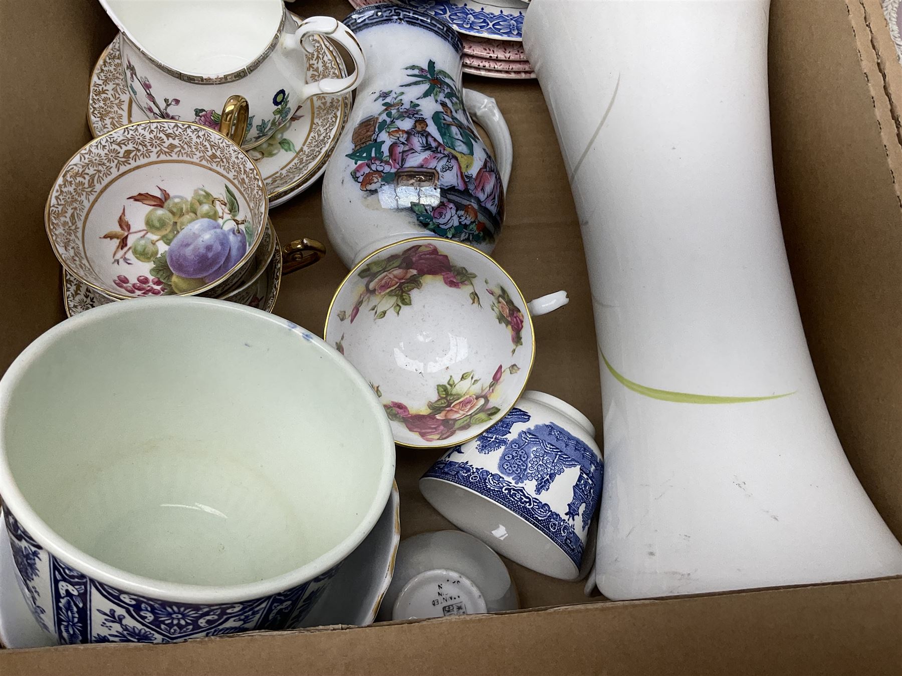 Wedgwood jasperware trinket box, commemorative ware, blue and white ceramics and a collection of other ceramics and collectables in five boxes