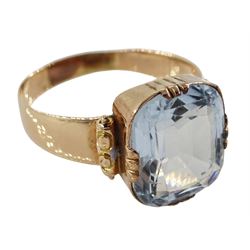 Early 20th century continental 13ct rose gold single stone aquamarine ring