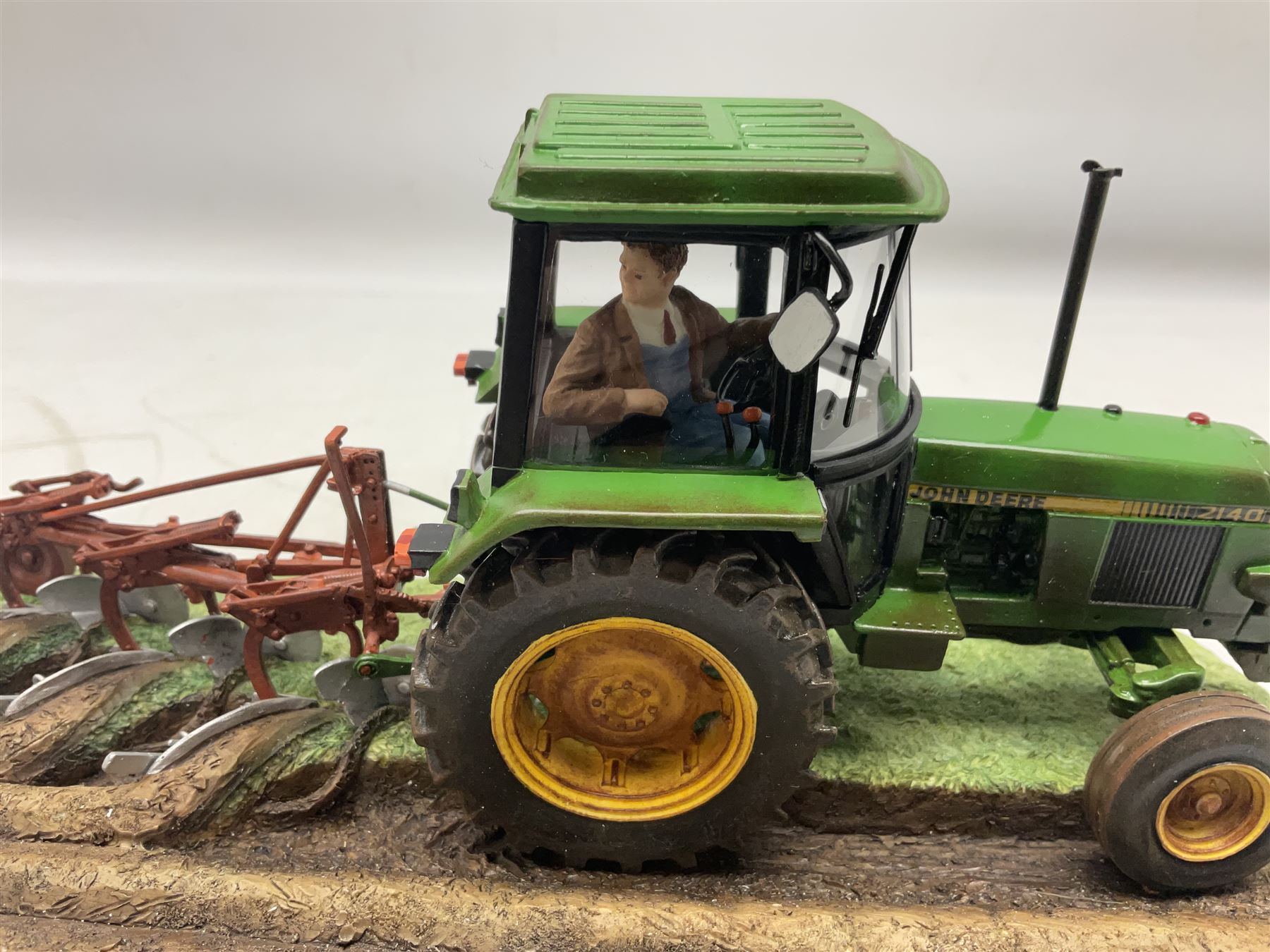 Border Fine Arts for John Deere Pulling Power model no 2140, by Ray Ayres, limited edition, with original box, H14cm