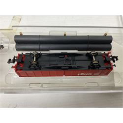 Trix Minitrix 'N' gauge - No.15272 DHL five-car set; boxed; and No.13982 set of three Cargo goods wagons; boxed (2)