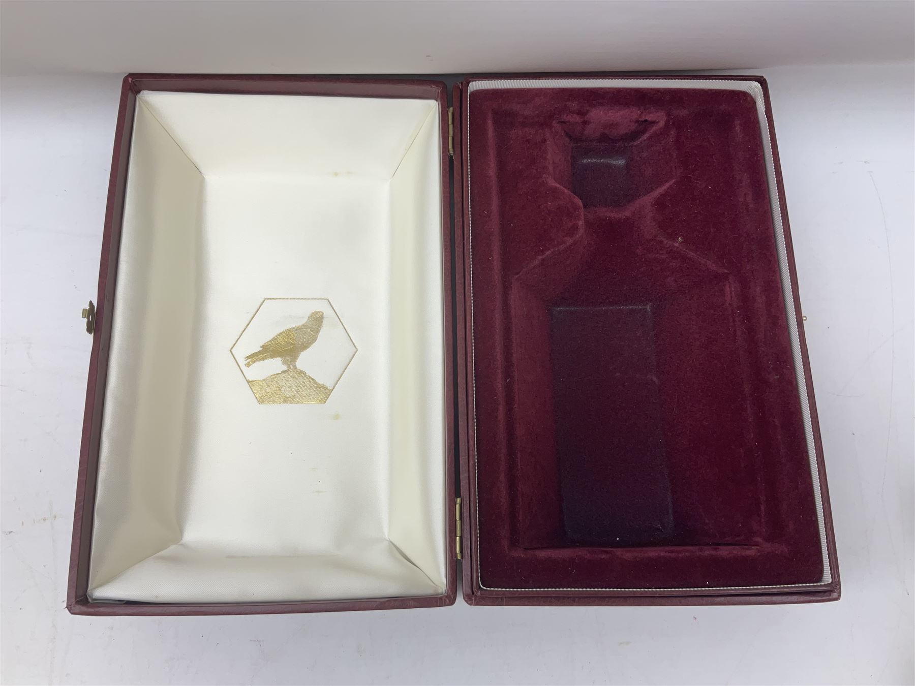 Gordon Highlander Single Malt Scotch whisky, 1l 43% vol, in ceramic decanter and original lined presentation box together with another similar box