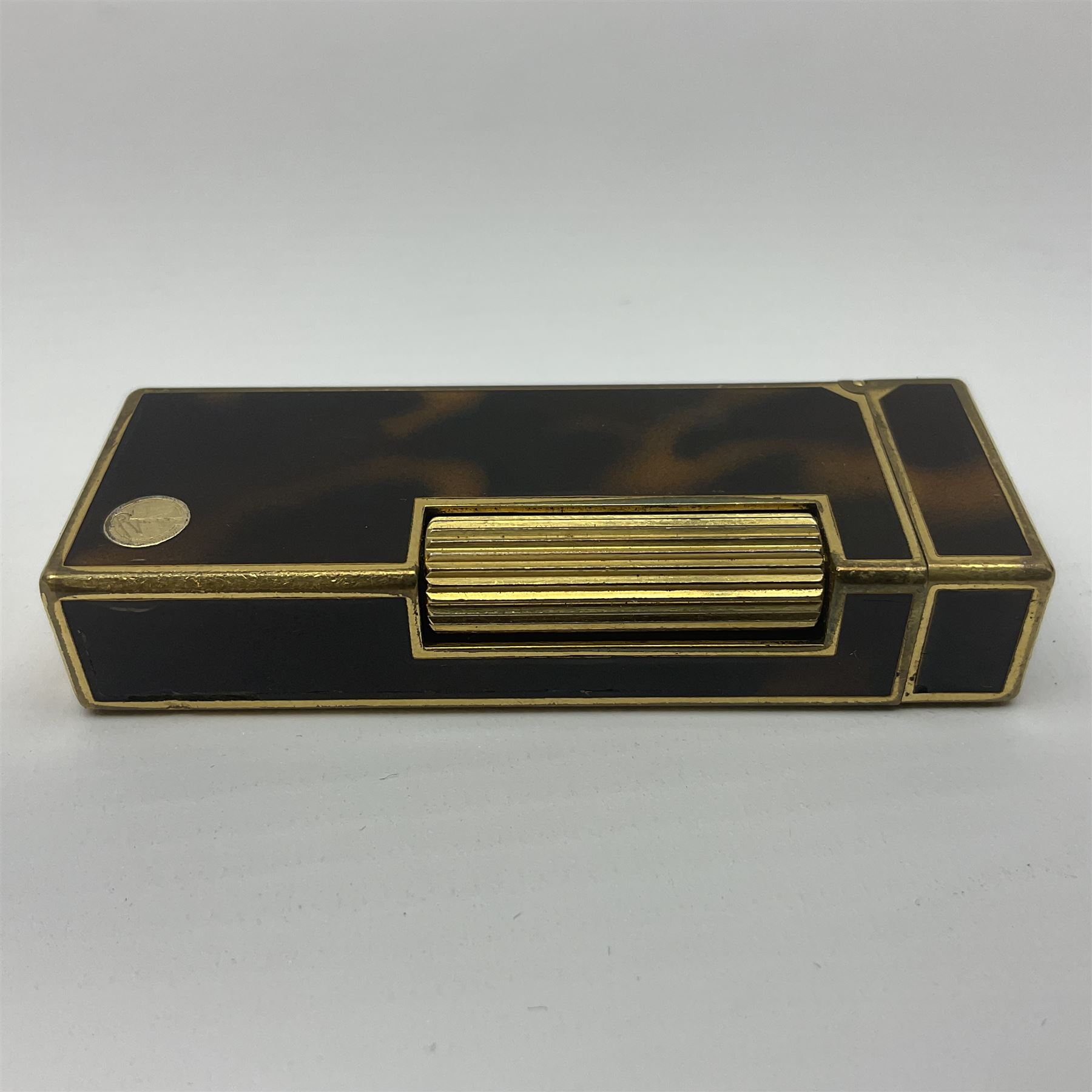 Dunhill Rollagas lighter, in gold plated tortoiseshell pattern case, stamped with AD shield to base and in original brown velvet Dunhill pouch, lighter H6.4cm