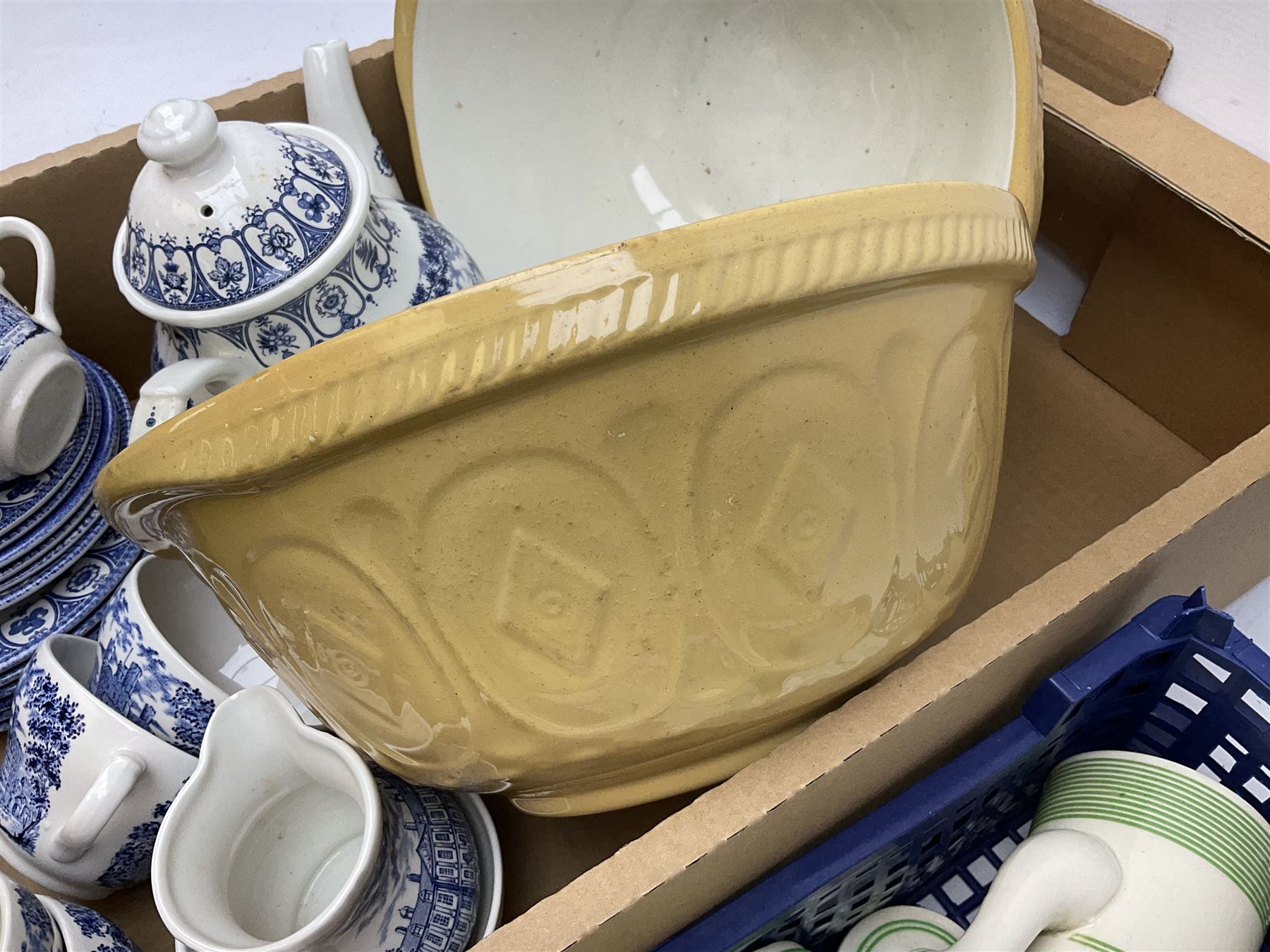 Sadler Kleen Kitchen Ware decorated with green stripes, together with two T.G Green 'The Gripstand' mixing bowls, James Broadhurs1977 silver jubilee tea service for six
