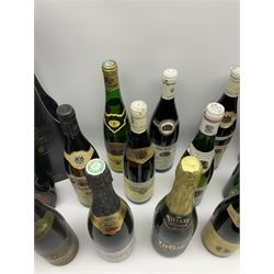Mixed alcohol including Tiffany sparkling British wine 75cl, 8.5%vol, Les Brillesoleil de Julien Damoy Cotes Du Roussillon 70cl, Pieroth Blu 1991 Qualitatswein Nahe 750ml, 9.5%vol etc, various contents and proofs, 21 bottles