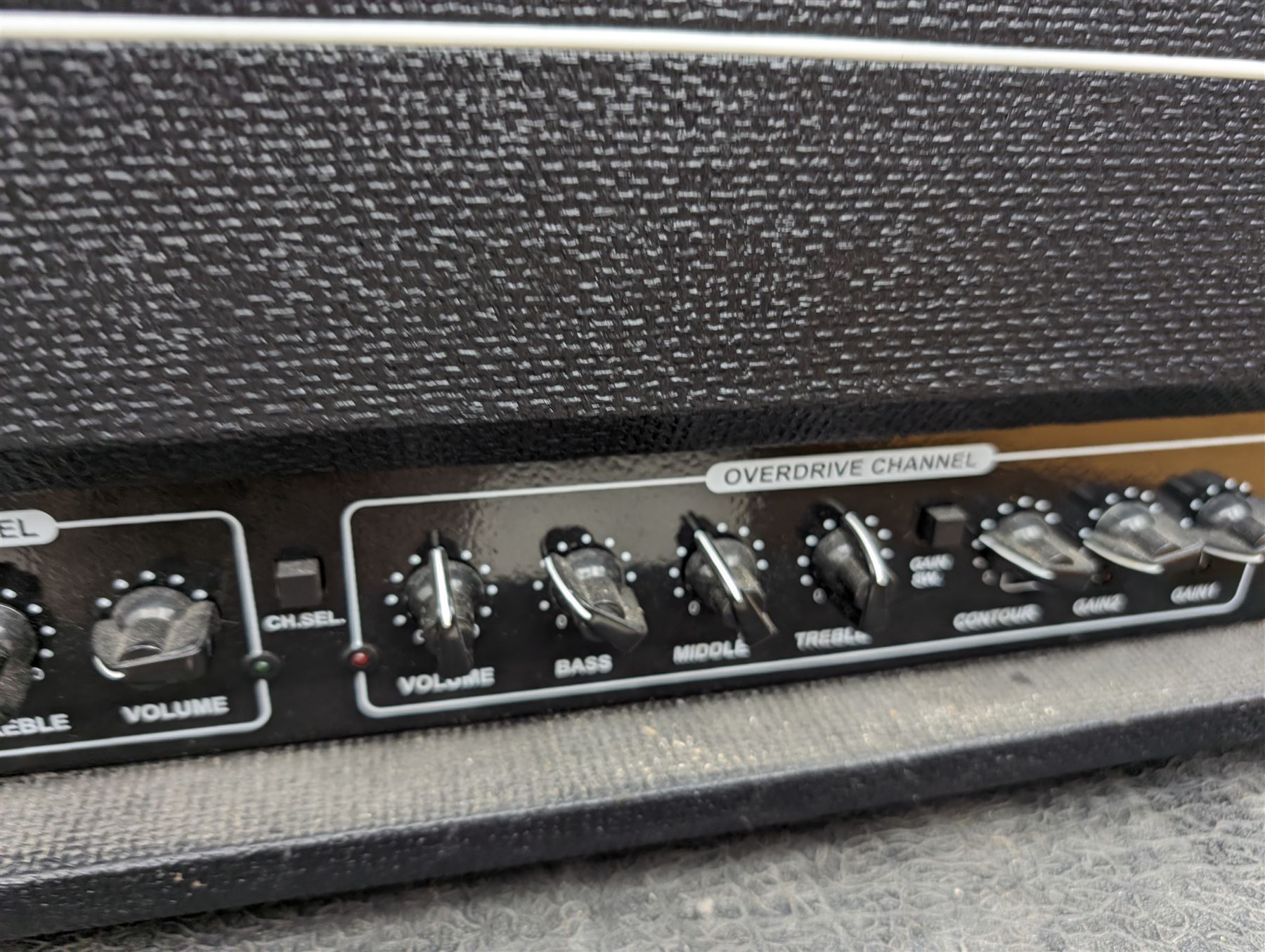 Hiwatt Maxwatt G200R HD guitar transistor amplifier, serial no 07026450, together with a large speaker, speaker H70cm, W66cm