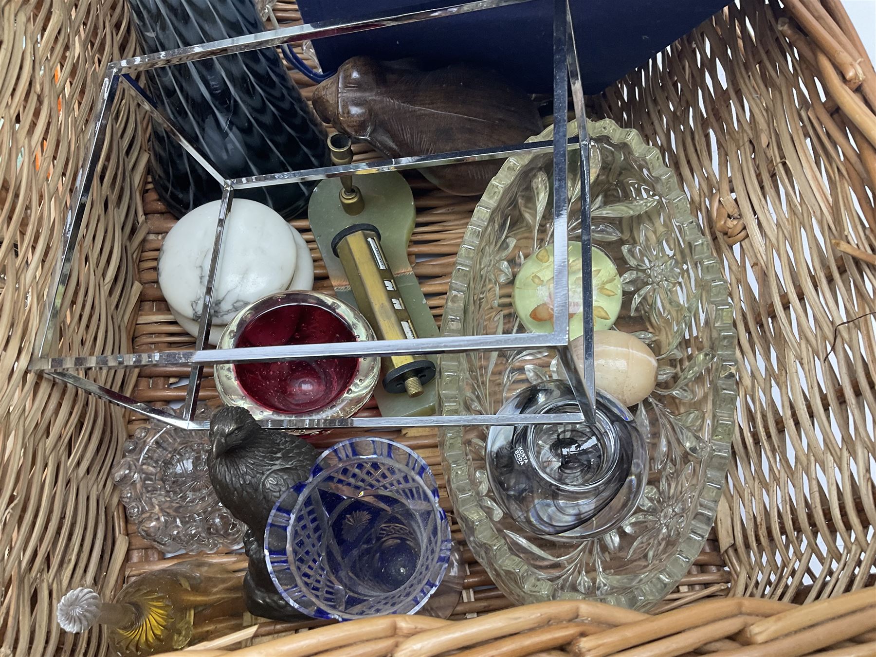 Indian tree tea wares, a quantity of diecast vehicles, glass vase and cover, Daler Rowney Easel in case and other collectables 