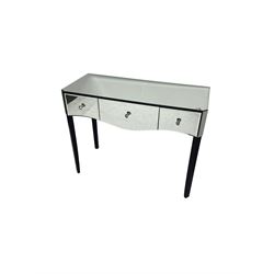 Mirrored dressing table fitted with three drawers