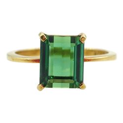 18ct gold single stone emerald cut green tourmaline, stamped 750