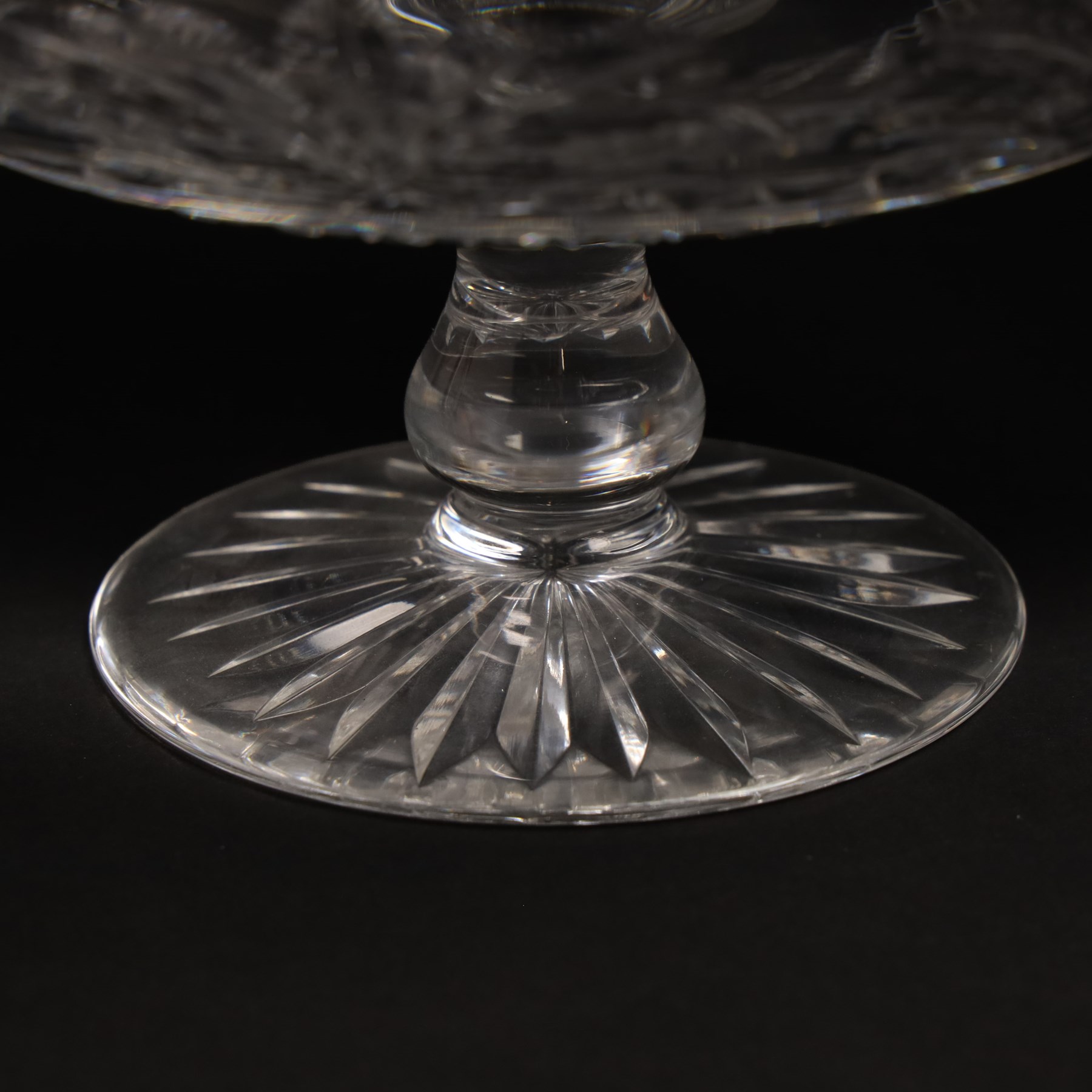 Stuart Crystal Beaconsfield pattern bowl on short pedestal foot  foot, 17cm
