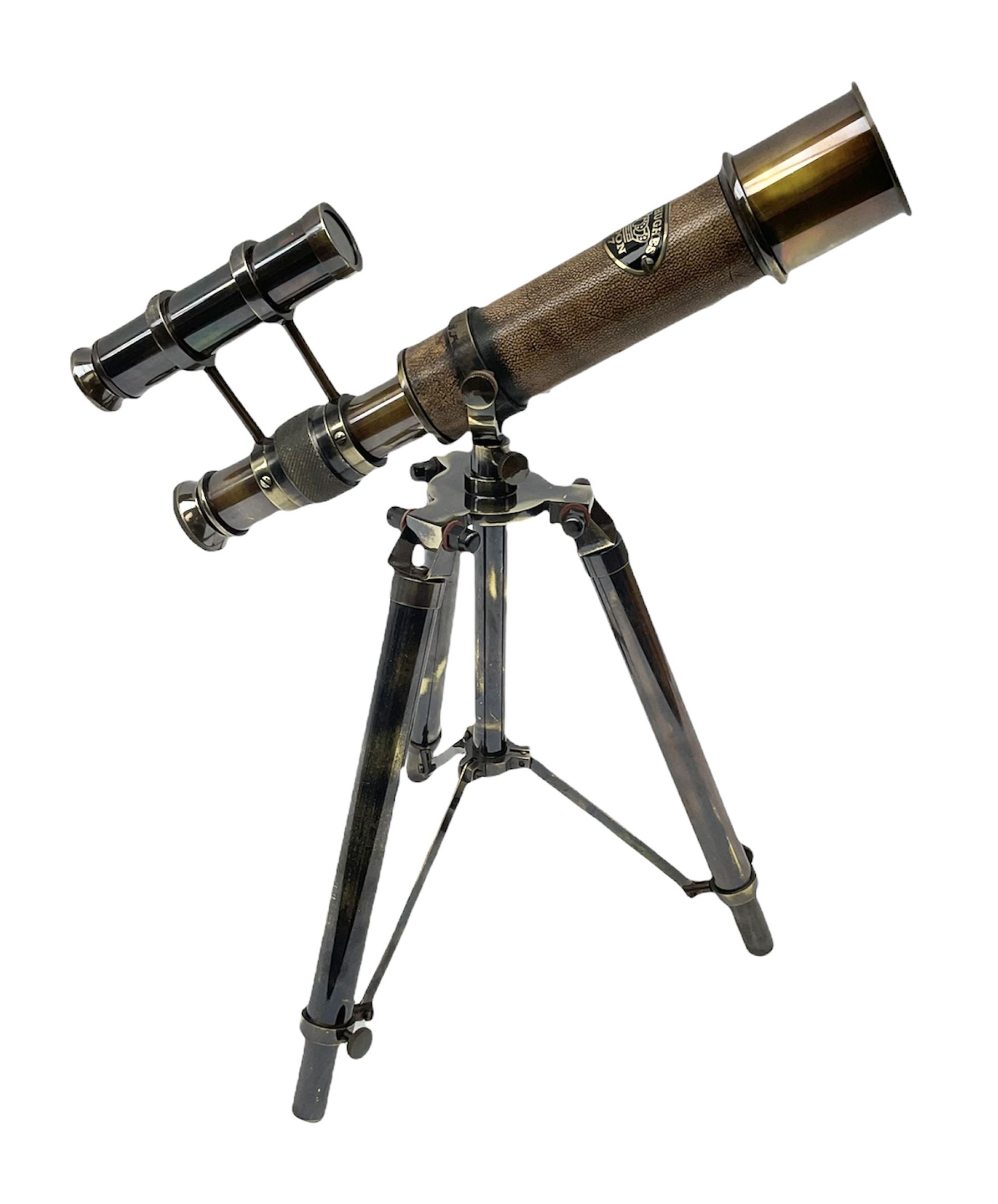 Reproduction brasses telescope on tripod stand with plaque detailed ‘Kelvin & Hughes London 1917’, H33cm
