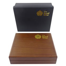 Queen Elizabeth II 2010 'Gold Proof Sovereign Five-Coin Collection', comprising 22ct gold five pound, double sovereign, full sovereign, half sovereign and quarter sovereign coins, cased with certificate