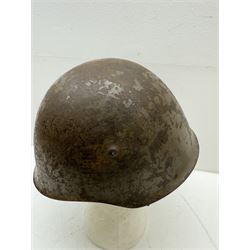 WWII Portuguese steel M1940 combat helmet with original leather liner and strap, D23cm  