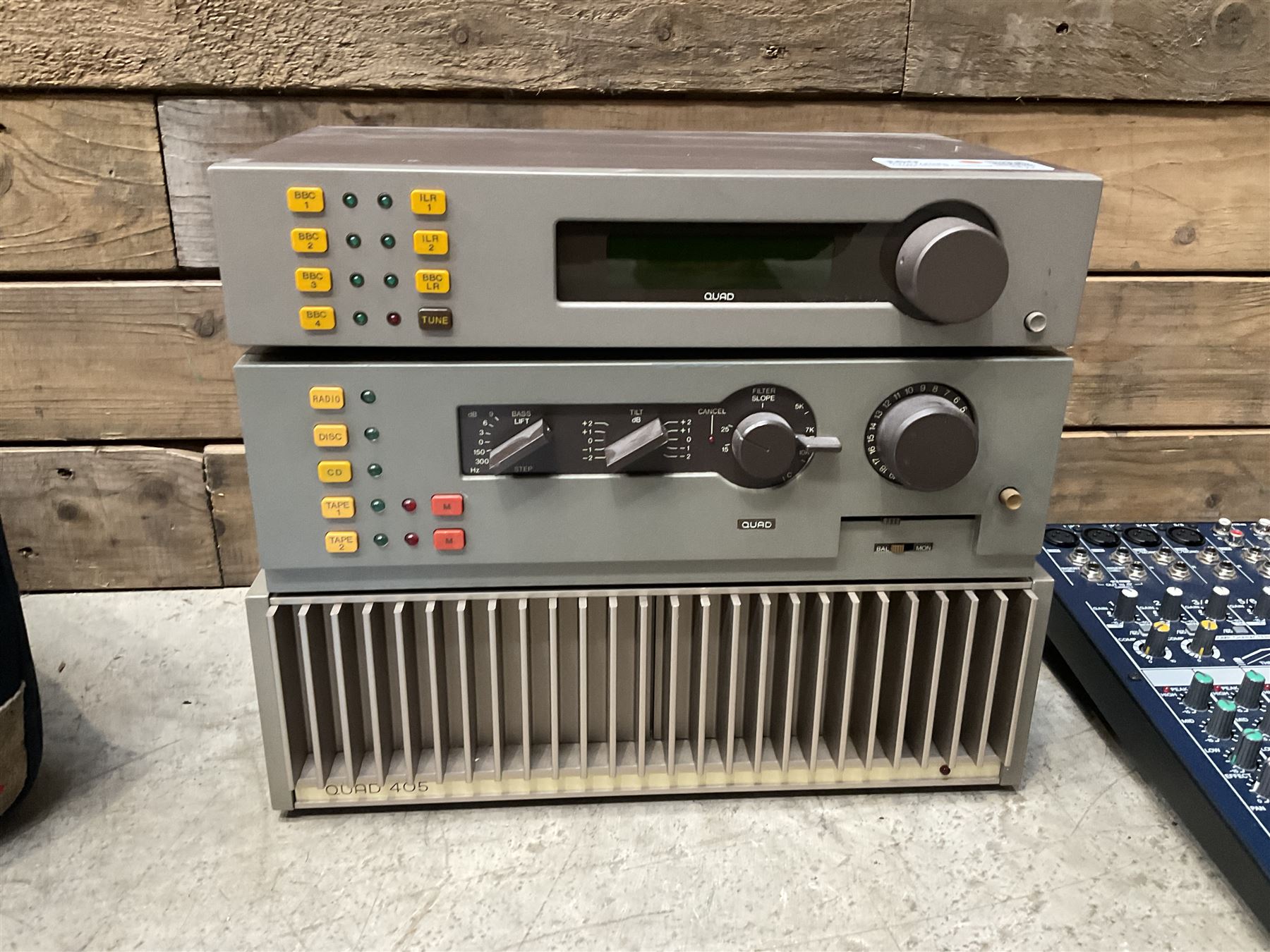 Quad FM4 tuner, a Quad 405 power amplifier, a Quad 34 preamplifier, a Yamaha MG82CX and various cables